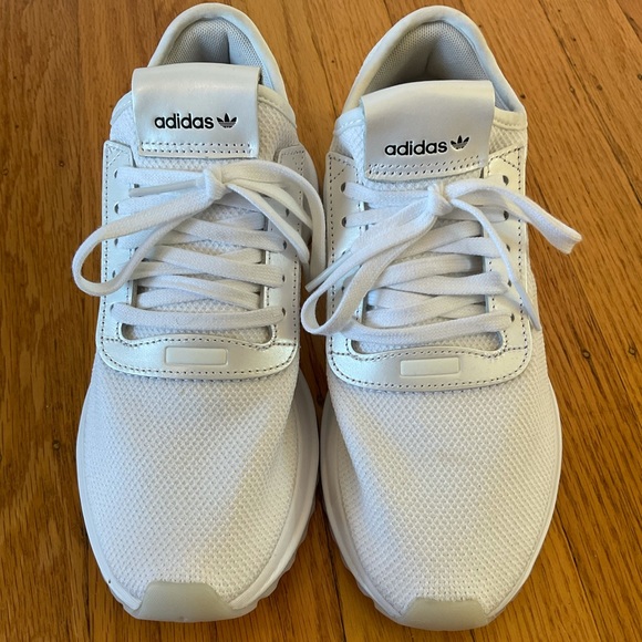 Shoes Adidas Low Lite Racer () • price 65 EUR •